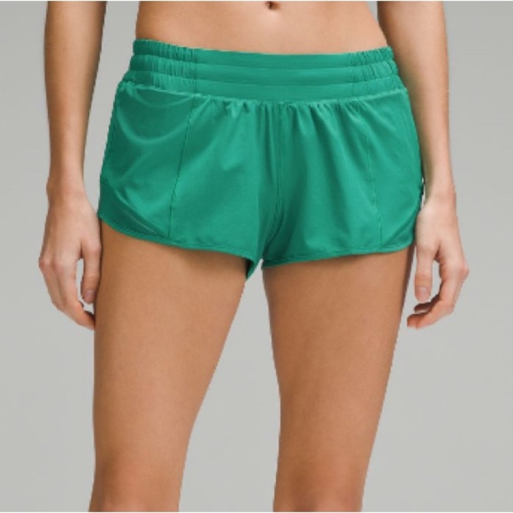 Lululemon Low Rise Hotty Hot 2.5” Cascadia Green Shorts size 10